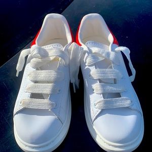Alexander McQueen kids shoe Red white